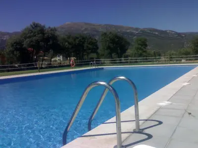 Piscina en o cerca de Apartamentos Cañones de Guara y Formiga