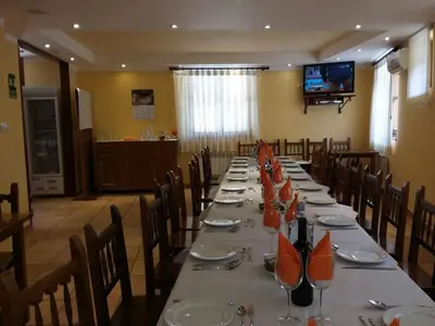 Un restaurante o sitio para comer en Hospedería Prepirineo