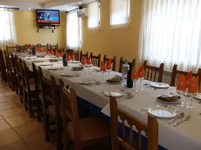 Un restaurante o sitio para comer en Hospedería Prepirineo