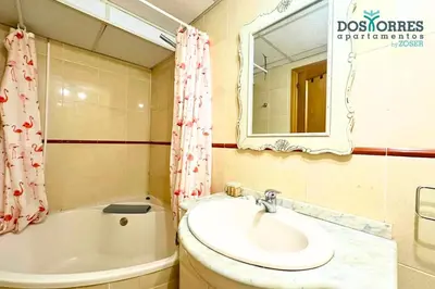 Un baño de Apartamentos Dos Torres Gandalf - Excelente ubicación centrica con garaje incluido