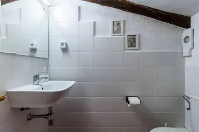 Un baño de Cal Joanet, acollidora caseta a Gratallops
