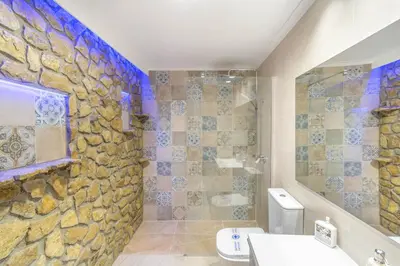 Un baño de Amplia casa para desconectar con vistas al lago