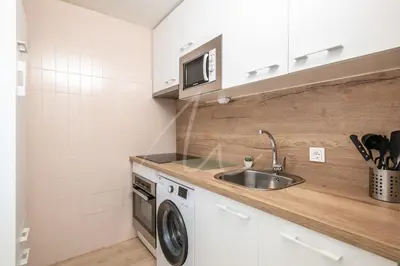 Una cocina o zona de cocina en Bonaigua 512 by SeaMount Rentals