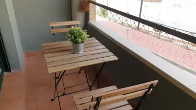 Un balcón o terraza de El Llano I, parada en el destino