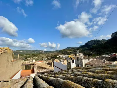 Vista general de una montaña o vista desde la habitación en casa particular