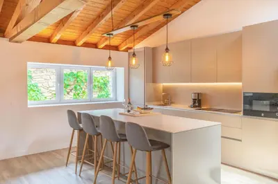 Una cocina o zona de cocina en Espectacular apartamento a 10 minutos de Pamplona