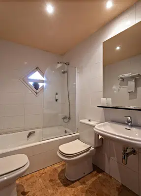 Un baño de Hostal Victor