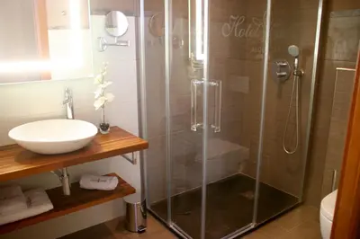 Un baño de Hotel Castillo de Alquézar