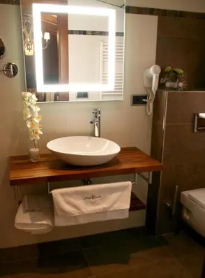 Un baño de Hotel Castillo de Alquézar