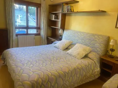 Cama o camas de una habitación en Apartamento céntrico, destino Sallent de Gallego
