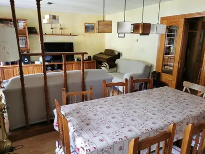 Una cocina o zona de cocina en Apartamento céntrico, destino Sallent de Gallego