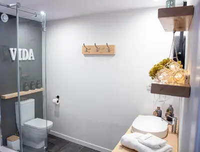 Un baño de Cal Tomaset