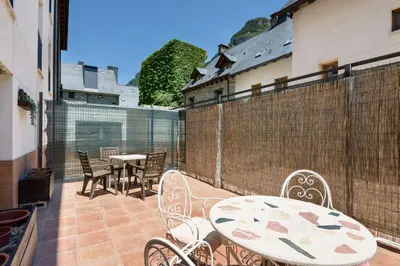 Un balcón o terraza de Amplio apartamento de montaña con terraza y WiFi