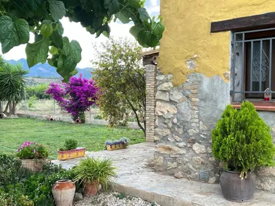 Jardín al aire libre en Casa rural lo Maset de Carmeta