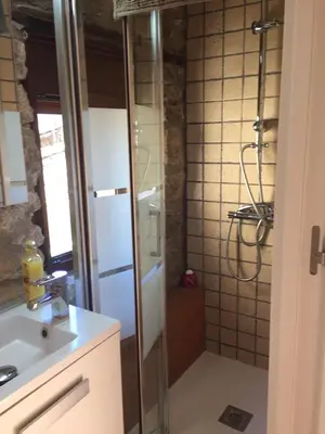 Un baño de Casa Montanyés