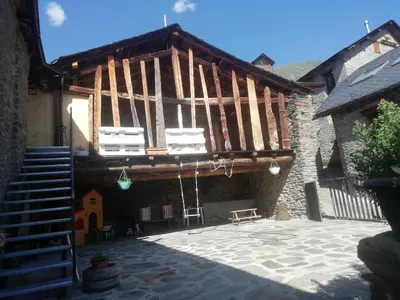 Edificio en el que se encuentra la habitación en casa particular