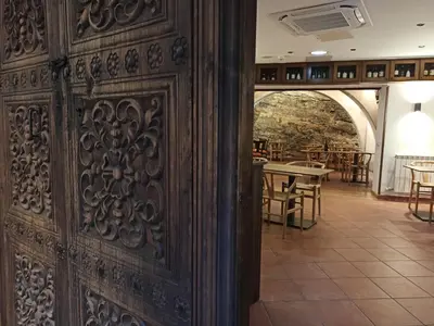 Un restaurante o sitio para comer en Hotel Cervaria