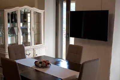 Una televisión o centro de entretenimiento en Ca La Garranxera