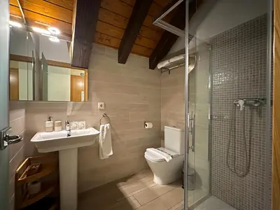 Un baño de Hostal Iratibizkar
