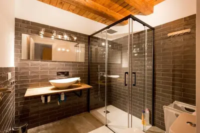 Un baño de CA3 - Duplex de dos dormitorios en el Centro Histórico con garaje
