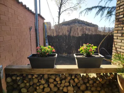 Jardín al aire libre en Cal París Rural