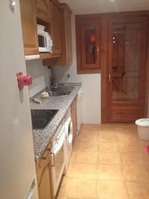 Una cocina o zona de cocina en CASA EN VILLANUA