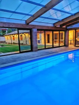 Piscina en o cerca de La Mañica