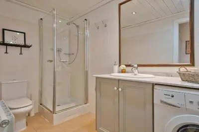 Un baño de Luderna - Apartamento Val de Ruda B82 Dera Mèu