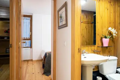 Un baño de Bubal - con piscina y vistas a los Pirineos