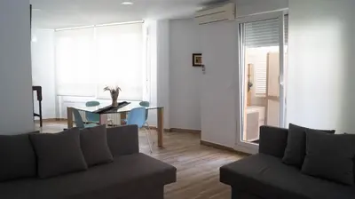 Zona de estar de Zaragoza y sus 2 catedrales