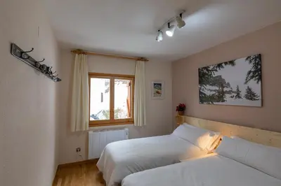 Cama o camas de una habitación en IBON - sencillo y con wifi BY PIRINEOS360