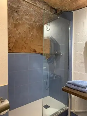 Un baño de Casa Notari Congost de Montrebei