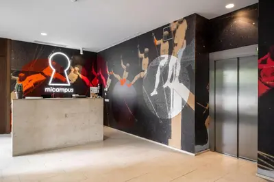 El vestíbulo o zona de recepción de Micampus Pamplona Student Residence