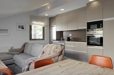 Una cocina o zona de cocina en Irissa by FeelFree Rentals