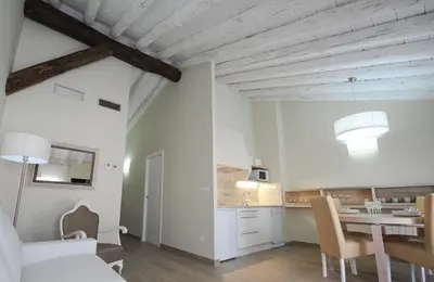 Una cocina o zona de cocina en Apartamentos Turísticos Mirablanc