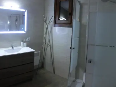 Un baño de Ca Solleta, casa de montaña a 20 min de la Peülla, Vaqueira-Beret