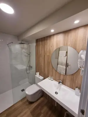 Un baño de Hostal La Rúa
