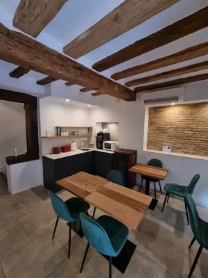 Una cocina o zona de cocina en Hostal La Rúa