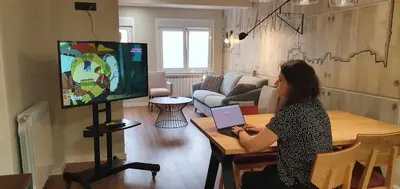Una televisión o centro de entretenimiento en Apartamento EL PILAR Céntrico en Zaragoza by lodom