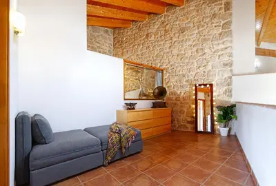 Una cocina o zona de cocina en Espacioso pajar con chimenea y BBQ en el Matarraña