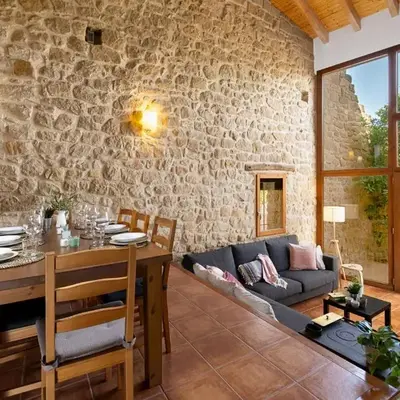 Espacioso pajar con chimenea y BBQ en el Matarraña