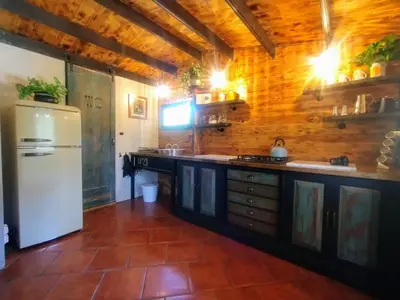 Una cocina o zona de cocina en Hill top hide away