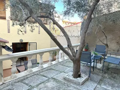 Un balcón o terraza de VUT Casa Orrios, en el centro de Alcañiz.
