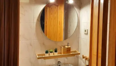 Un baño de VUT Casa Orrios, en el centro de Alcañiz.