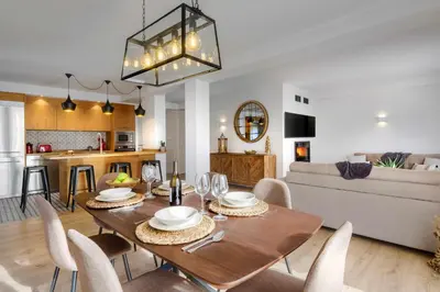 Una cocina o zona de cocina en Casa El Cajico alojamiento vacacional en Panticosa