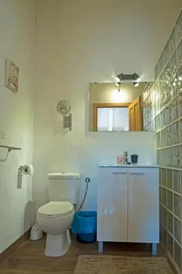 Un baño de Casa Rural Muro de Aguas - Valdeté