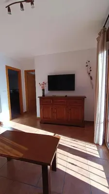 Una televisión o centro de entretenimiento en Apartamentos Mobison