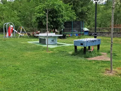 Zona de juegos infantil en Casas la Ribera Ordesa