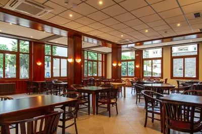 Un restaurante o sitio para comer en Hotel Boltaña Ordesa