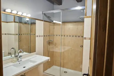 Un baño de PRECIOSA CASA, NAUT ARAN, ALTO ARAN, GESSA, A 4 KM DE BAQUEIRA, 212 M2 wifi